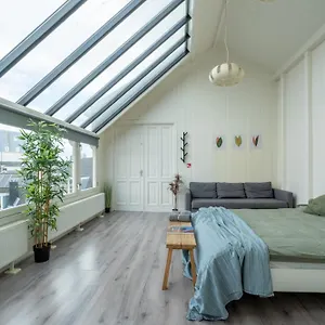 https://penthouse-dam-square.amsterdamhotelsnl.com