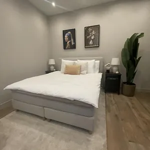 https://grachtenappartement.amsterdamhotelsnl.com